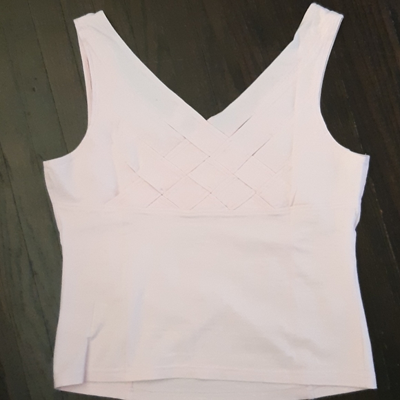 Ladies sleeveless top. - Picture 2 of 2
